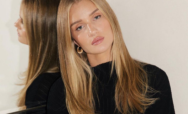 Rosie Huntington Whiteley: Μόλις μας έδωσε μαθήματα στο styling των fishnet καλτσών με ένα mini-dress