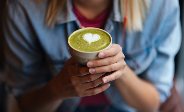 Έχεις όρεξη για τσάι; Το matcha είναι αυτό που πρέπει να δοκιμάσεις – 6 ευεργετικά οφέλη