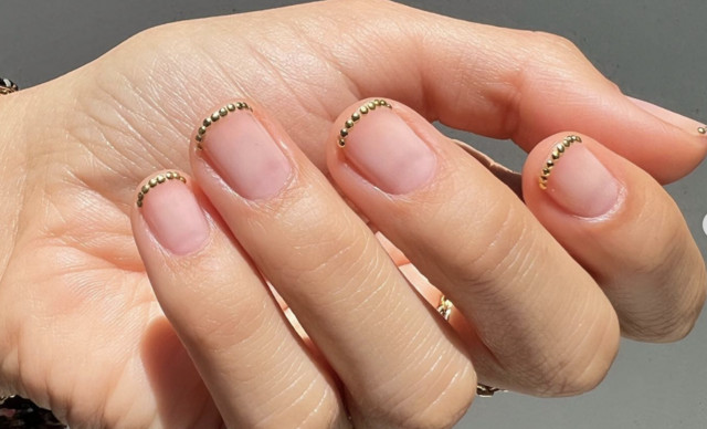 Το Nail Crowns είναι το απόλυτο trend στα νύχια για το 2025