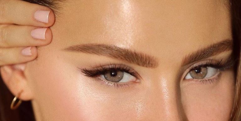 Just landed: Το Brow Styler της Benefit αλλάζει τα δεδομένα στο μακιγιάζ των φρυδιών