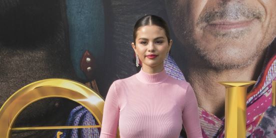 Η Selena Gomez με άκρως ρομαντική εμφάνιση