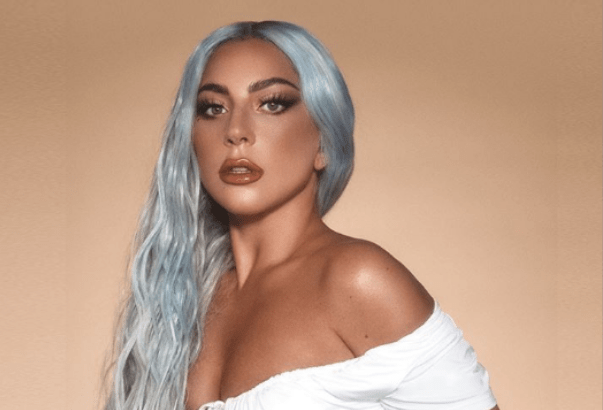 Lady Gaga: Η αποκαλυπτική φωτογράφιση για την προώθηση των καλλυντικών της