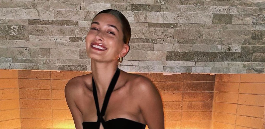 Το μανικιούρ της Hailey Bieber είναι τέλειο για μέσα στο σπίτι