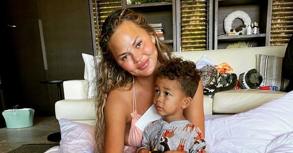 Chrissy Teigen: Το αγαπημένο της προϊόν skincare