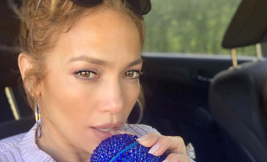 Jennifer Lopez: Χορεύει στο Tik Tok με τις πυτζάμες της