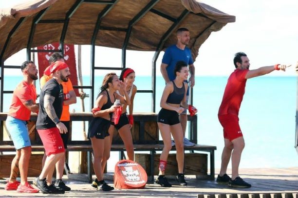 Survivor: Η Άννα Μαρία Βέλλη τραυματίζεται στο πόδι και μένει εκτός αγωνισμάτων