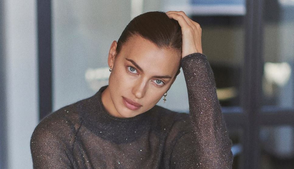 Το πανωφόρι: Η Irina Shayk με άλλο ένα εντυπωσιακό jacket