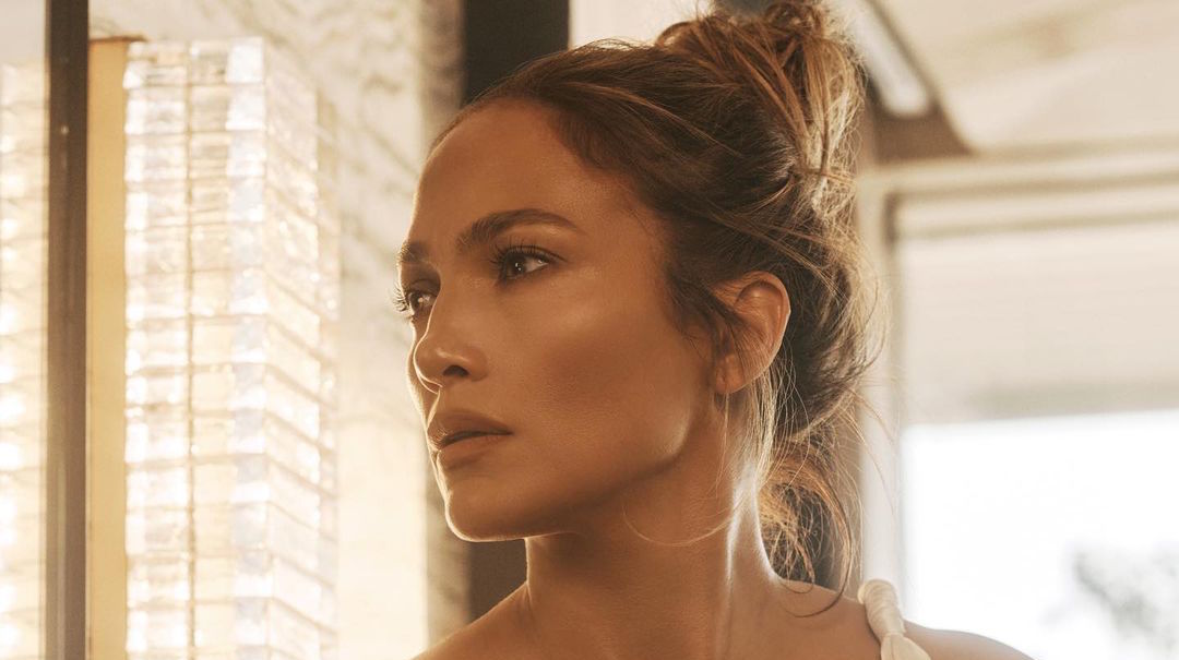 Jennifer Lopez: Η απάντηση της σε followers που επιμένουν ότι έχει κάνει botox