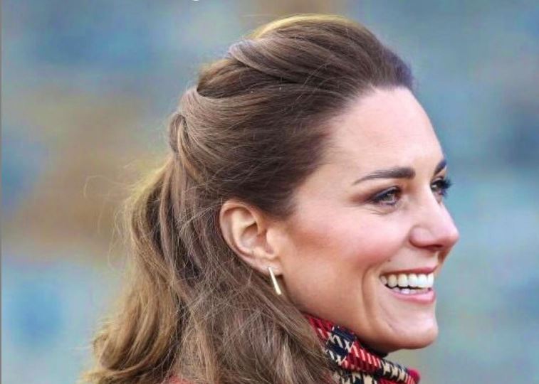 Catherine Middleton: Ξαναφόρεσε το αγαπημένο της χριστουγεννιάτικο φόρεμα και έδειχνε απίστευτη