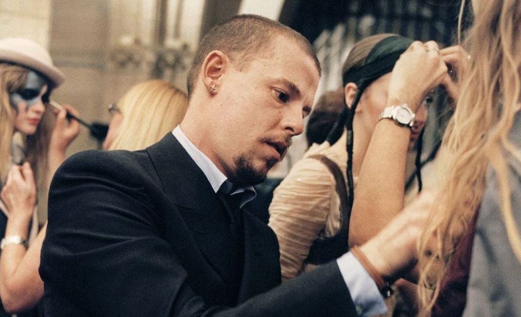 Alexander McQueen: Σήμερα συμπληρώνονται 11 χρόνια από τον θάνατό του