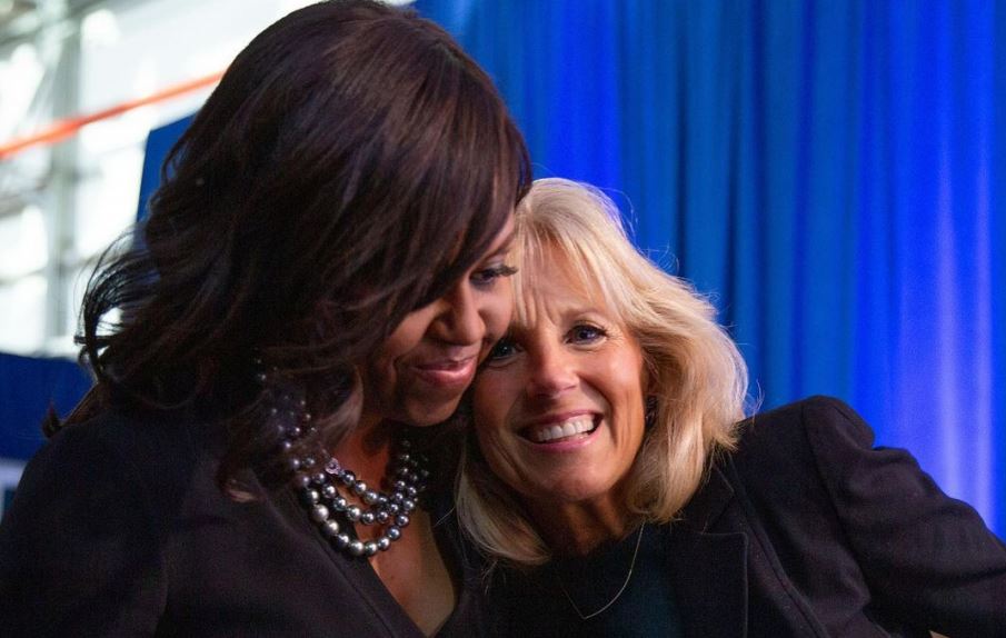 Michelle Obama: Το απροσδόκητο δώρο-έκπληξη που έλαβε από τη Jill Biden