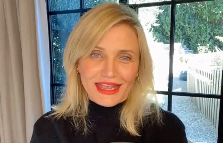 Cameron Diaz: Μας ξεναγεί στην πανέμορφη αυλή του σπιτιού της