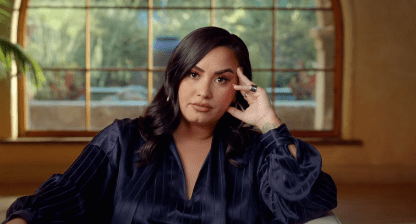 H Demi Lovato για τον βιασμό στην εφηβεία και τις ναρκωτικές ουσίες