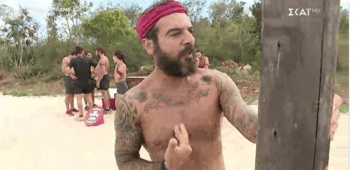 Survivor: Το twitter πήρε φωτιά με τον Τριαντάφυλλο και το… κούτσουρο