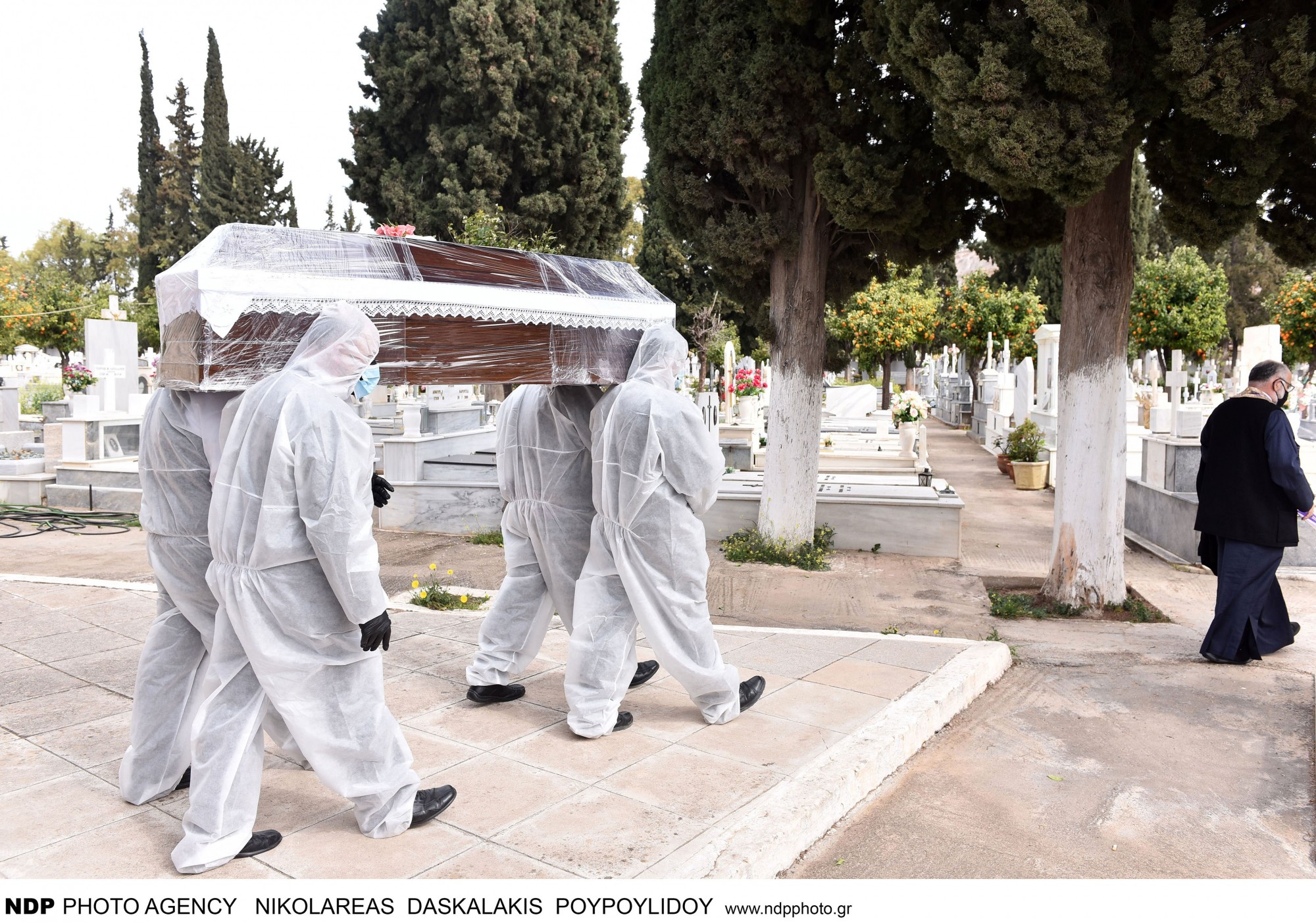 Σάσα Σταμάτη κηδεία πατέρα (1)