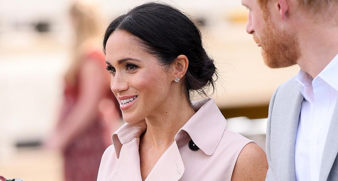 Meghan Markle: Βρήκαμε το tuxedo φόρεμά της στο H&M