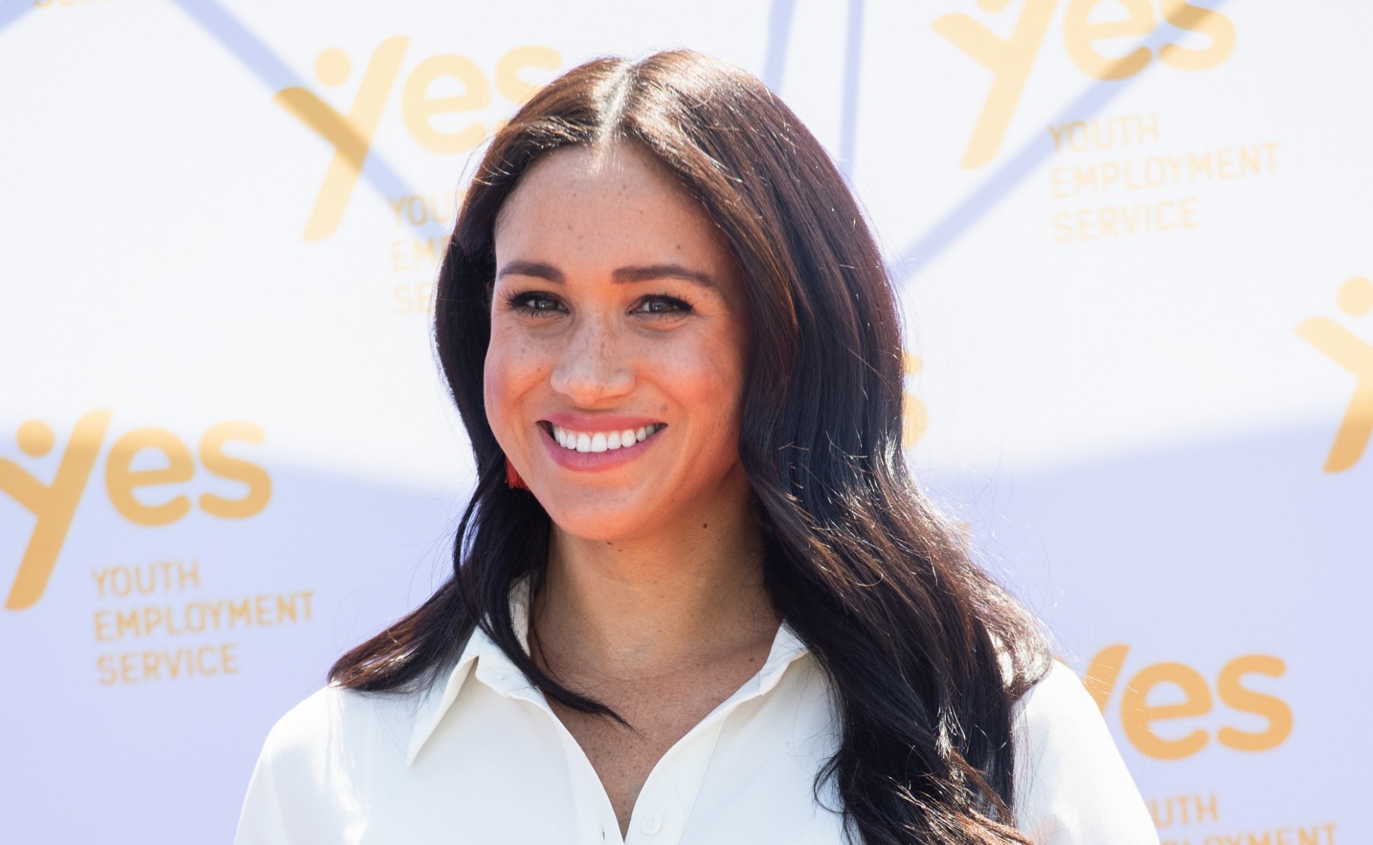 Meghan Markle: Βρήκαμε την οικονομική εναλλακτική του διάσημου φορέματός της