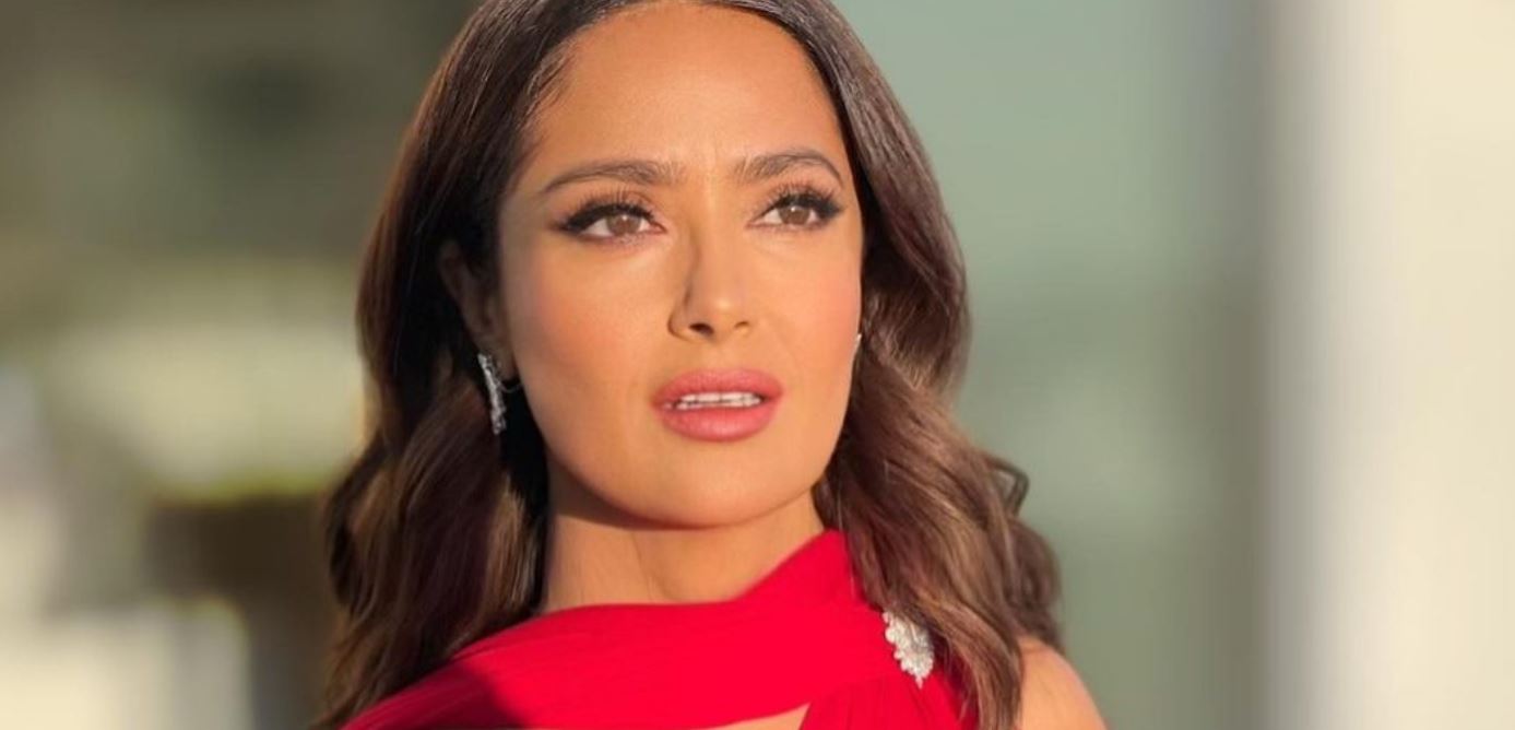 Salma Hayek για την άγνωστη μάχη της με τον κορονοϊό: «Ο γιατρός μου με ικέτευε να πάω στο νοσοκομείο»