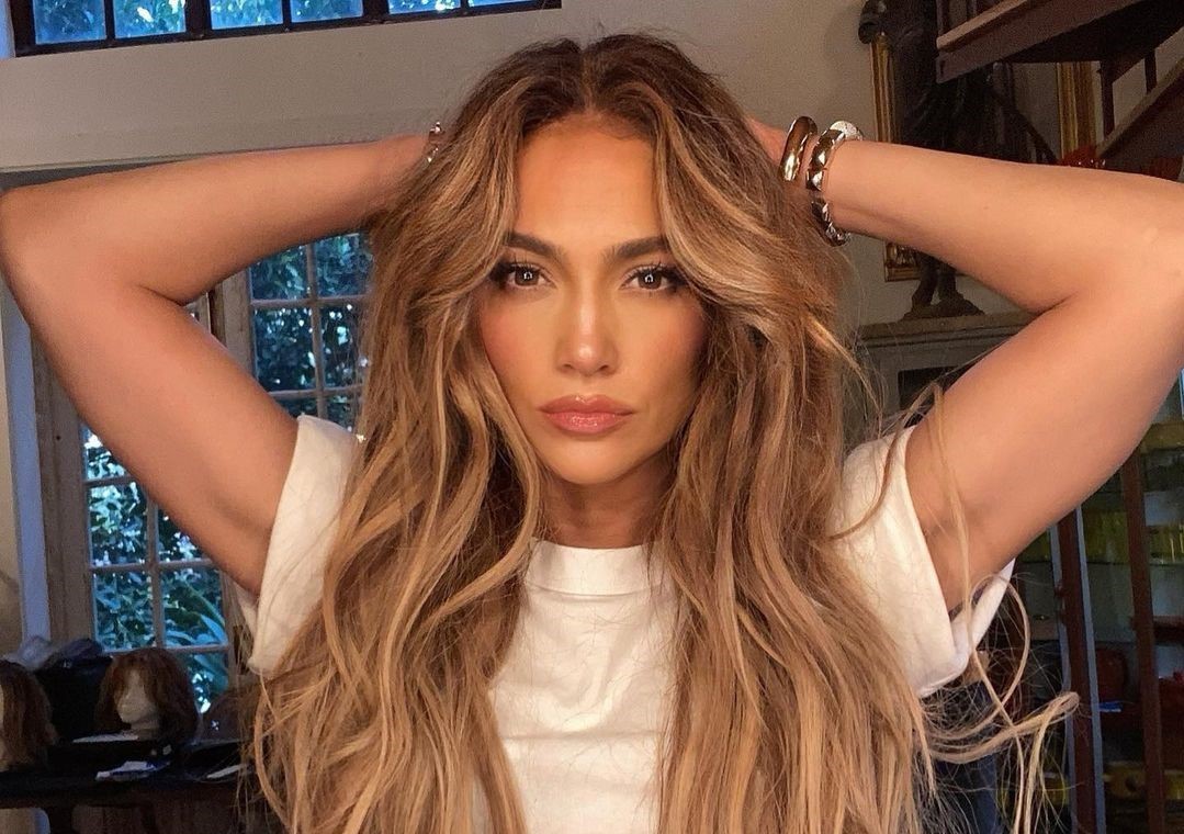 Jennifer Lopez: Ποζάρει με τη μητέρα της και την κόρη της – και είναι και οι τρεις υπέροχες!