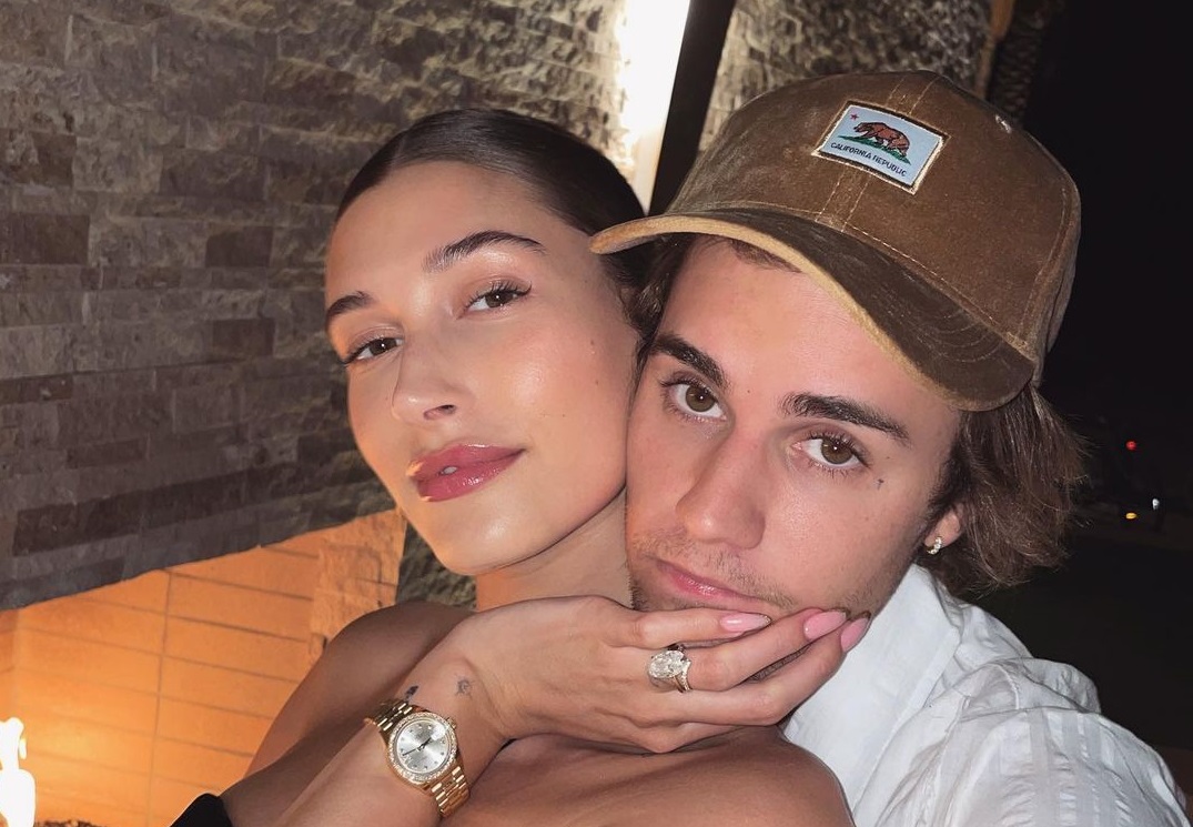 Justin Bieber: Στη Μύκονο μαζί με τη σύζυγό του, Hailey Bieber (βίντεο)