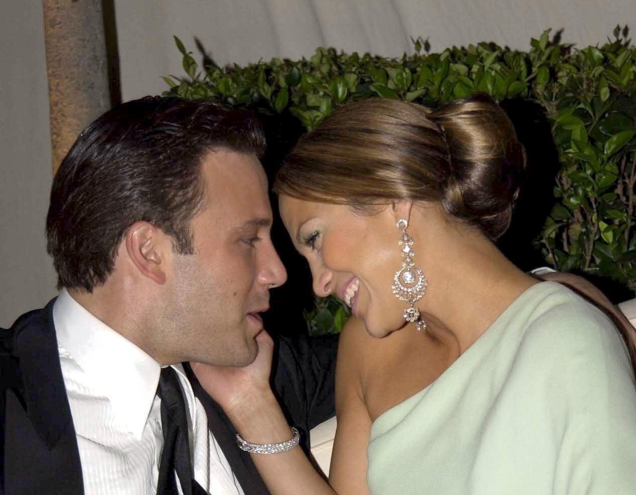 Jennifer Lopez-Ben Affleck: Τέλος το κρυφτό! Ανταλλάσσουν φιλιά δημόσια