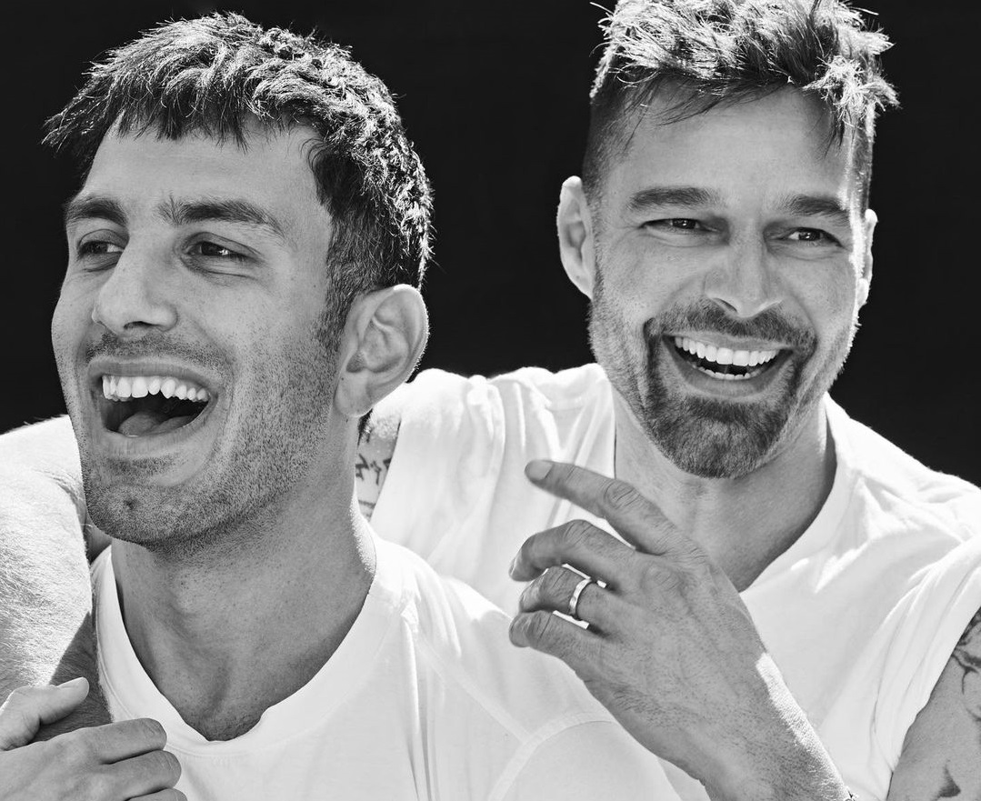 Ricky Martin: Oι τρυφερές φωτογραφίες με τον σύζυγό του & η ιστορία του #PrideMonth