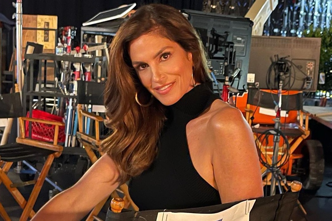 Cindy Crawford: Μας δείχνει πώς είναι μόλις βγαίνει από το μπάνιο