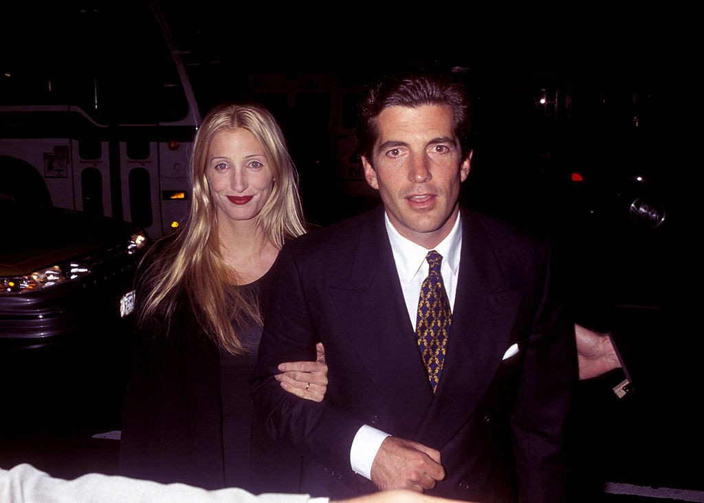 John Kennedy Jr & Carolyn Bessette: Η μοιραία πτήση που έβαλε τέλος στο μεγάλο Love Story