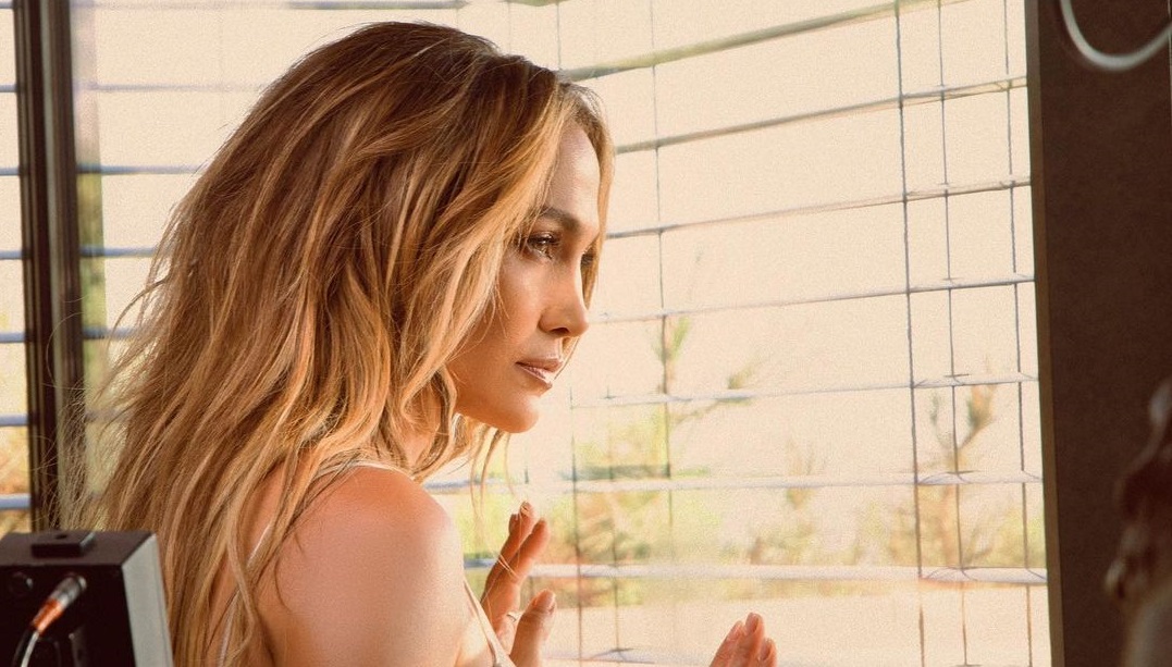 Jennifer Lopez: Αποκάλυψε το μεγαλύτερο skincare μυστικό της