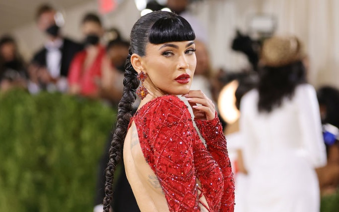 Baby Bangs: Η Megan Fox επανάφερε το hair trend στο Met Gala 2021