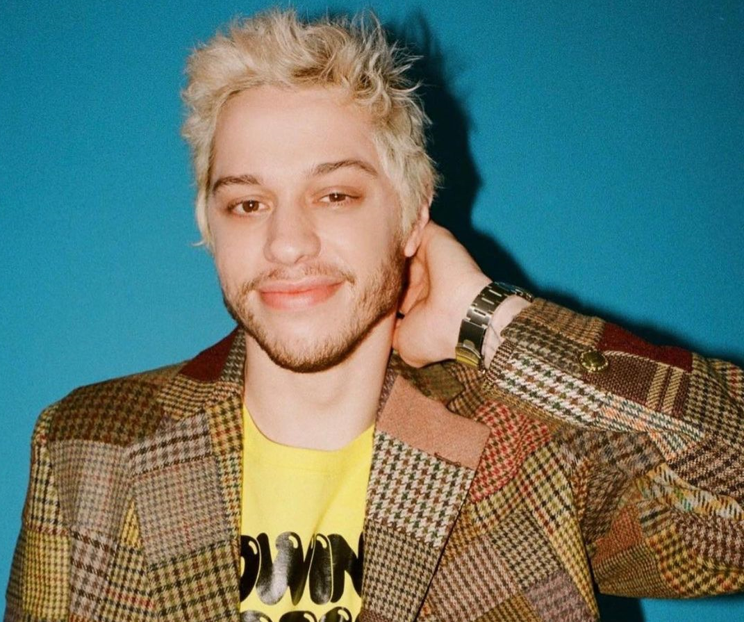 Pete Davidson: Ποιος είναι ο σύντροφος της Kim Kardashian και γιατί όλοι έχουν ενθουσιαστεί μαζί του