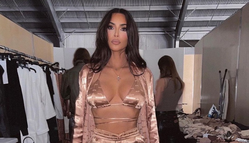 Kim Kardashian: Κατηγορείται ξανά για αποτυχημένο ρετούς σε selfie της