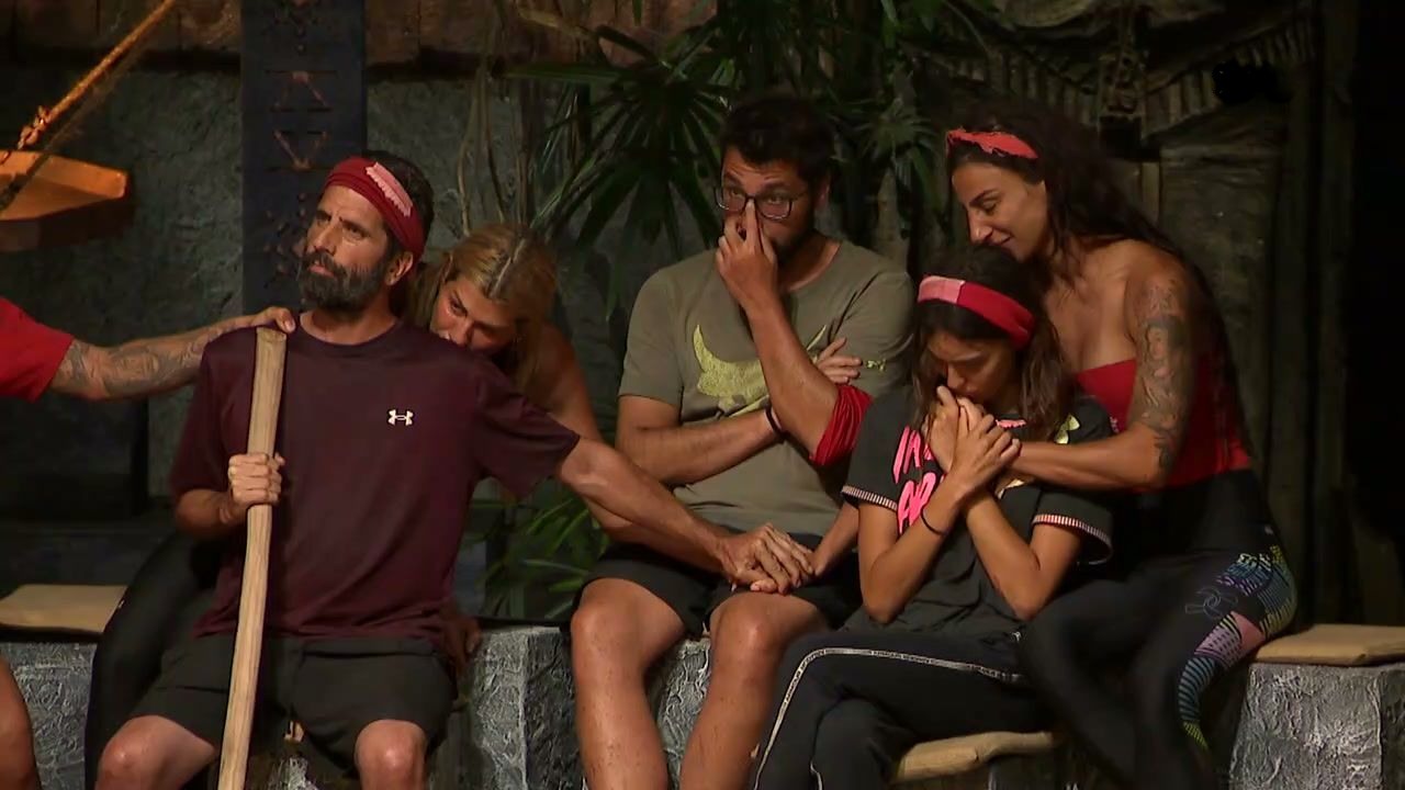 Survivor: Δείτε ποιος παίκτης αποχώρησε - Δύσκολος ο αποχωρισμός