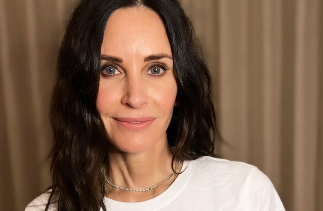 Courteney Cox: «Έμοιαζα πολύ περίεργη όταν έκανα ενέσεις στο πρόσωπο»