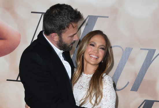 H Jennifer Lopez χορεύει στον Ben Affleck και γίνεται viral