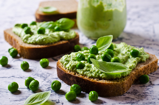 Peas on toast