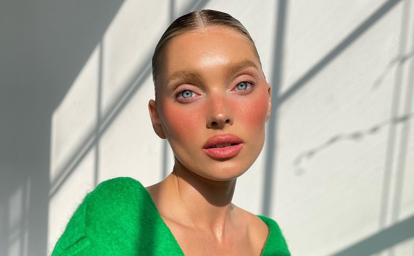 Η Elsa Hosk κάνει contouring στα χείλη της και σίγουρα θα το δοκιμάσουμε