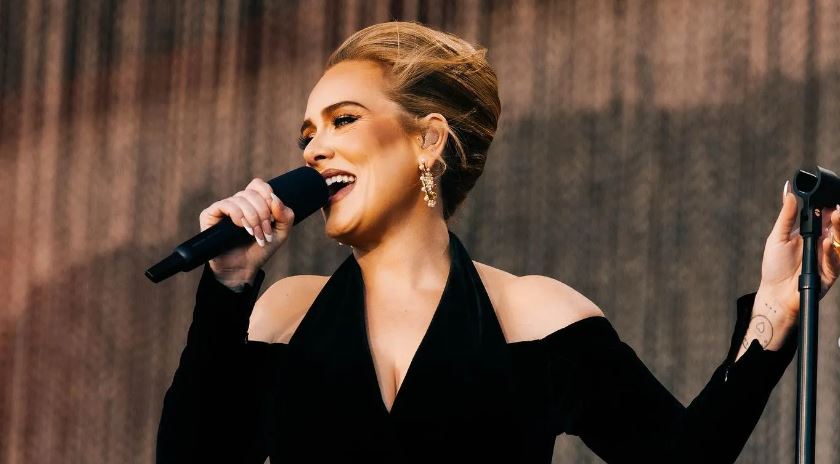 Adele: Η αναπάντεχη αποκάλυψή της για την απώλεια των κιλών & τη νέα της εικόνα