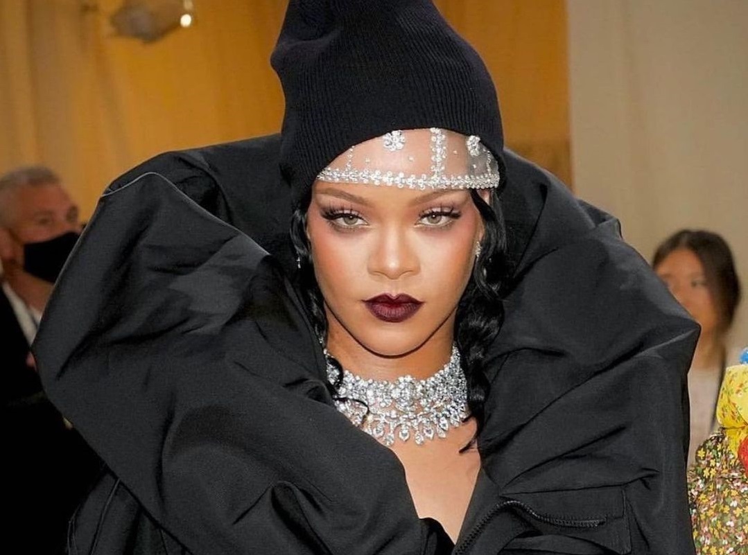 H Rihanna στη σκηνή του Super Bowl μετά τη γέννηση του γιου της