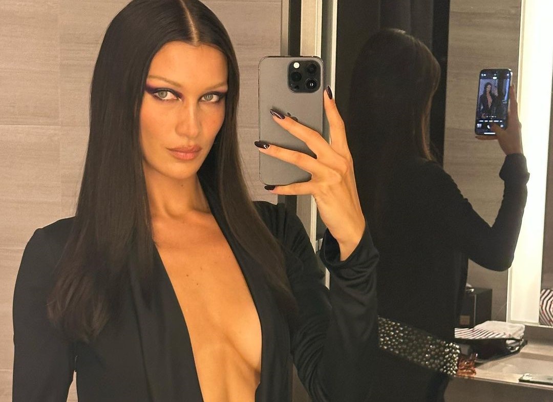 Η Bella Hadid σε ελληνικό γλέντι στο Κατάρ- Η ανάρτησή της με τραγούδι της Άννας Βίσση