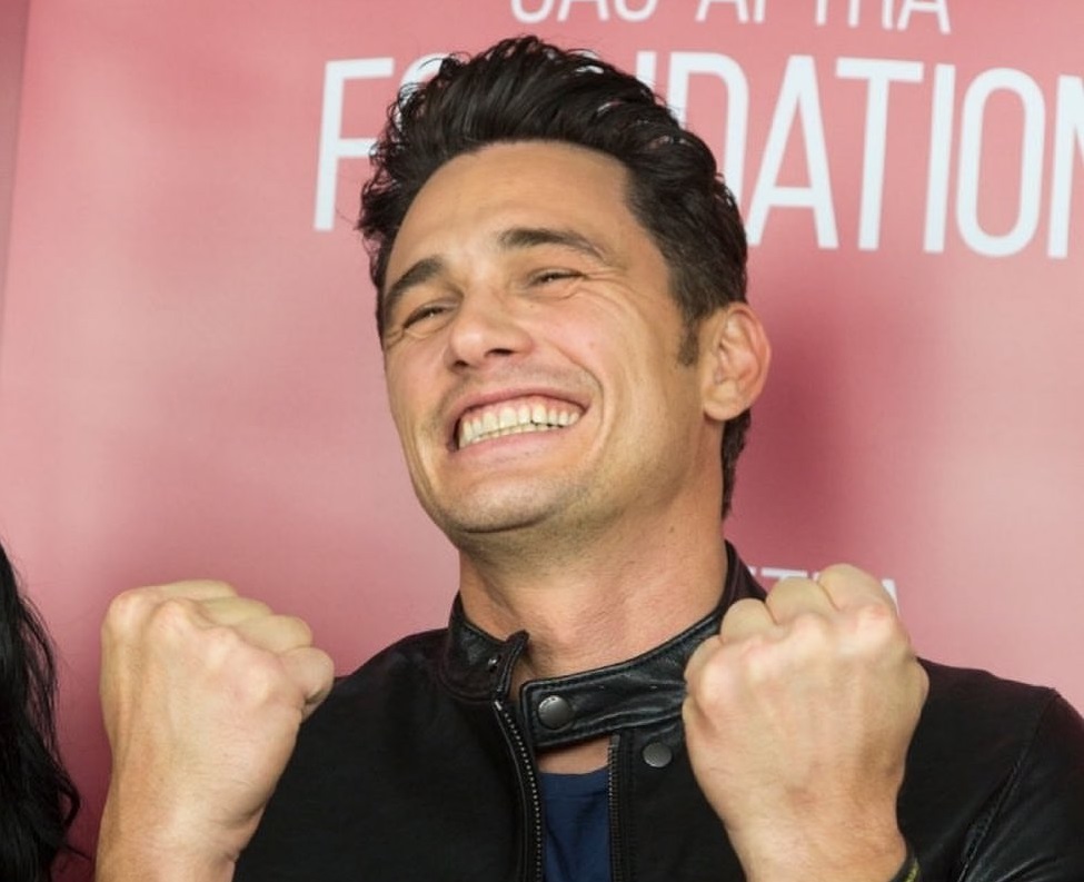 O James Franco είναι στην Ελλάδα - Ποιους τραγουδιστές επέλεξε για τη διασκέδασή του