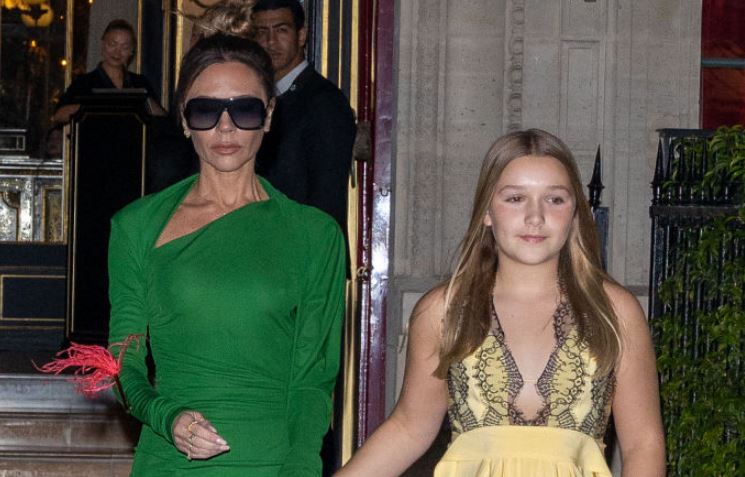 Victoria Beckham: Σε εστιατόριο με την 11χρονη κόρη της Harper στο Μαϊάμι