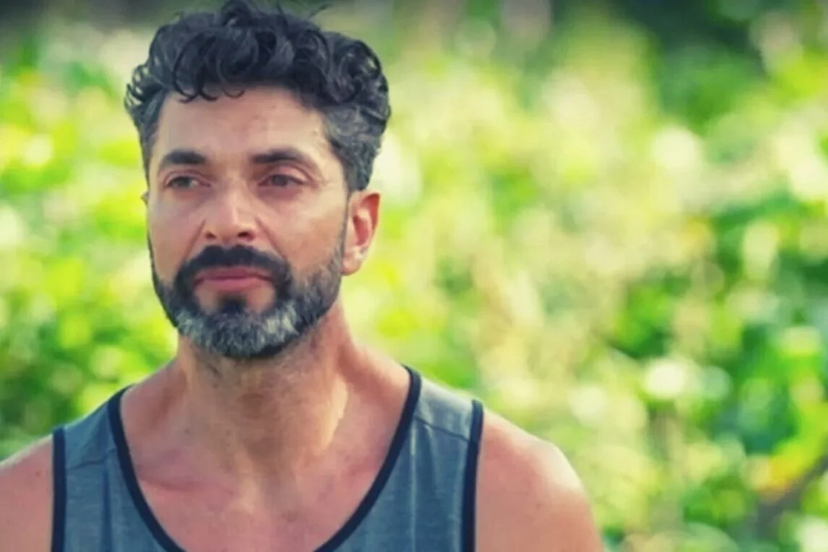 Survivor: Η πρώτη κλίκα και οι «μαριονέτες»