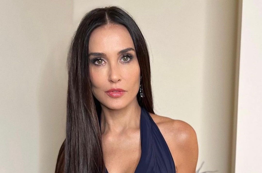 Demi Moore: Πιο λαμπερή από ποτέ με Givenchy δημιουργία