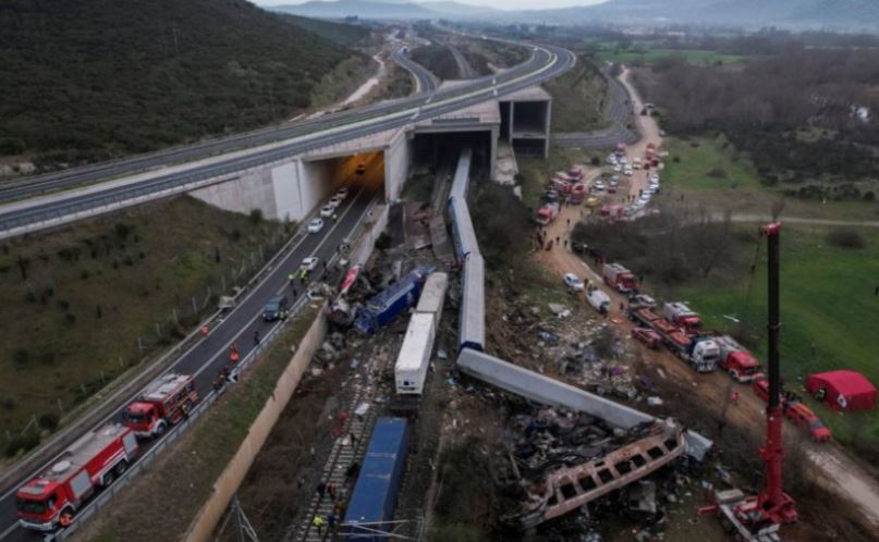 Σύγκρουση τρένων στα Τέμπη: Όλη η Ελλάδα στη φράση 