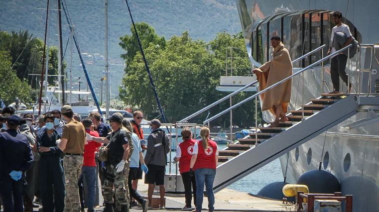 Ναυάγιο Πύλος: Άκαρπες οι ολονύχτιες έρευνες, μαρτυρίες για 100 παιδιά στο αμπάρι του πλοίου