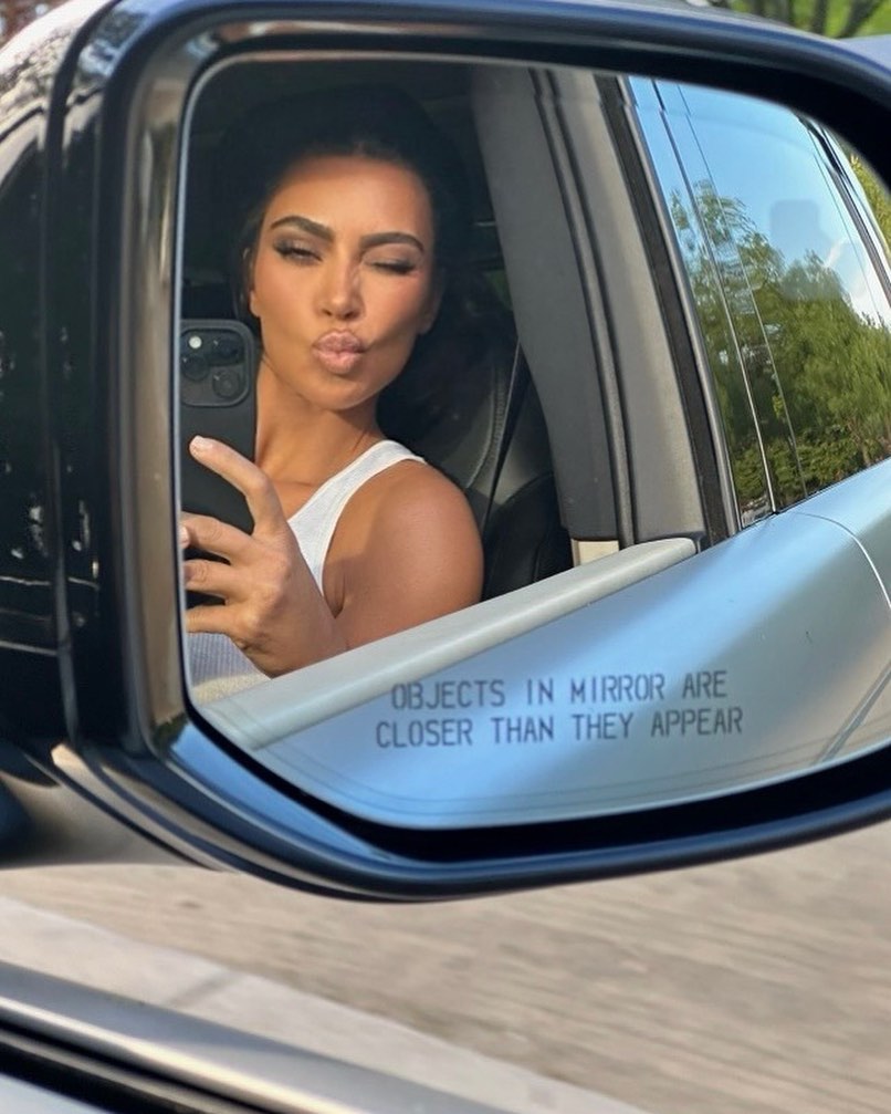 Η Kim Kardashian δεν είναι από αυτές που κάνουν πράγματα με μισή καρδιά