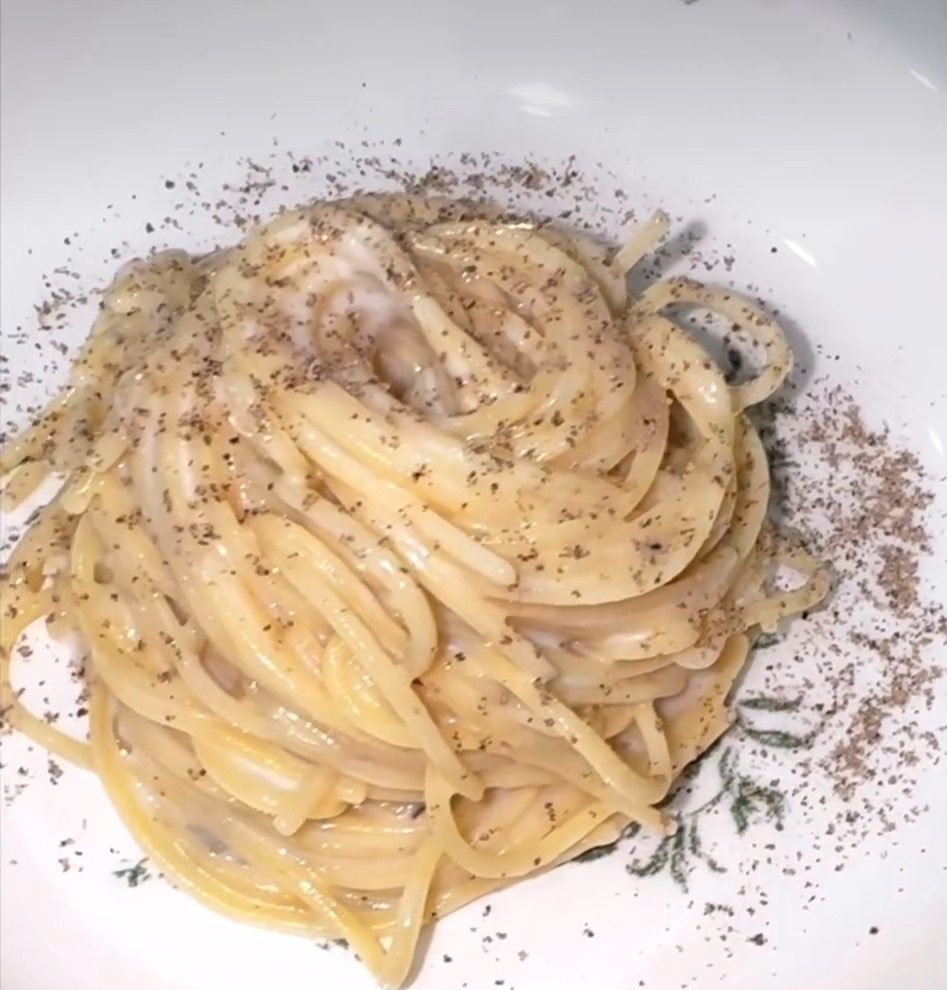 Συνταγή: Αυθεντική Cacio e pepe - Έτοιμη σε 15 λεπτά!