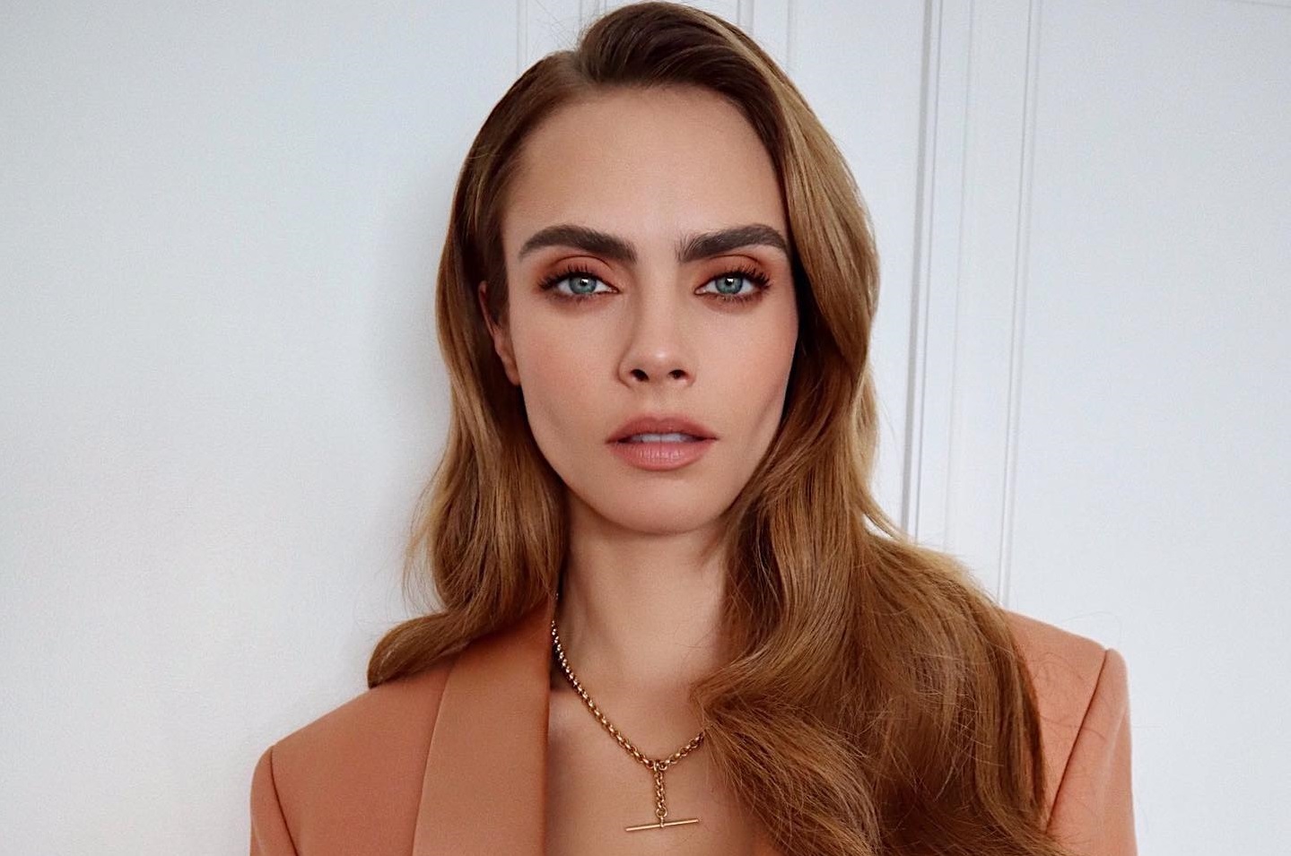 Cara Delevingne: Βρήκαμε την τσάντα που κράτησε στη νέα της εμφάνιση στη Νέα Υόρκη