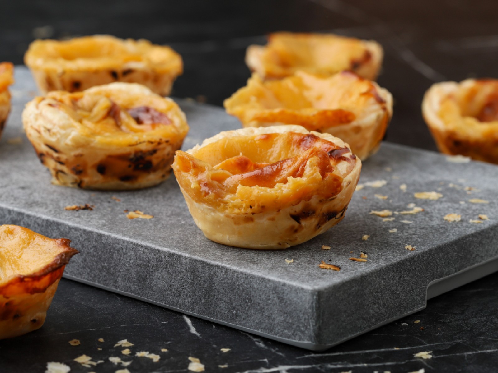 Συνταγή: Πορτογαλικά Pastéis de Nata - Τα πιο νόστιμα ταρτάκια κρέμας